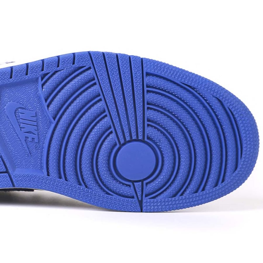 AIR JORDAN 1 RETRO HIGH ROYAL BLUE - Image 5