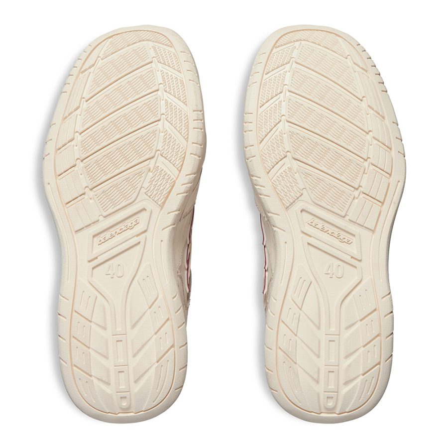 Balenciaga Hamptons Worn-out Sneaker - Image 7