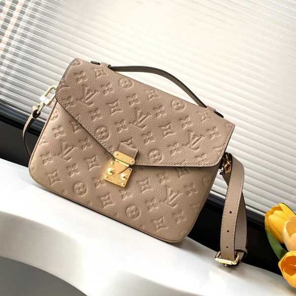 Louis Vuitton Bags M44881 25*19*7cm