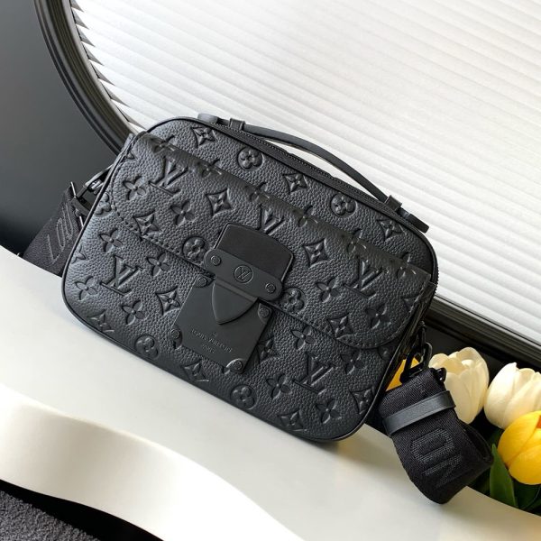 Louis Vuitton S Lock Messenger M58489 22*18*8cm