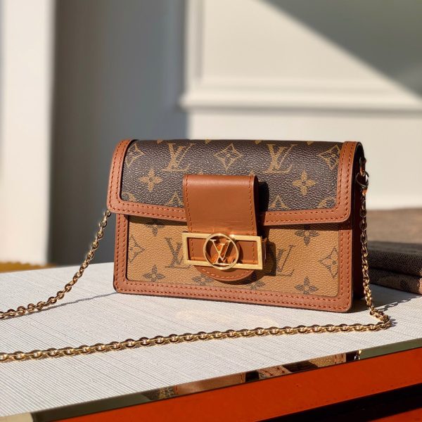 Louis Vuitton Bags M68746 19*12*5cm