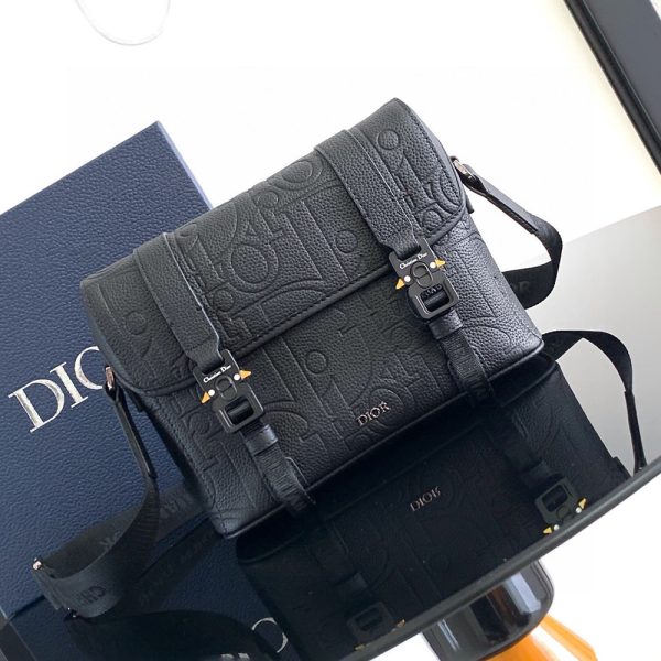 Dior Dior Hit the Road Messenger Bags 333LLG 24*18*8cm